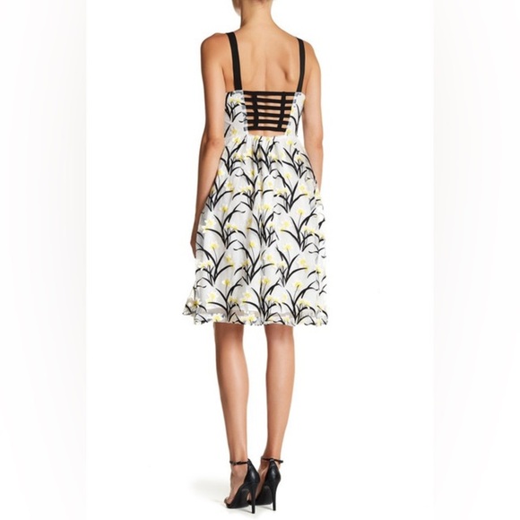 NWT Gracia Daffodil Floral Print Cocktail Dress- FLAWED - Picture 2 of 11